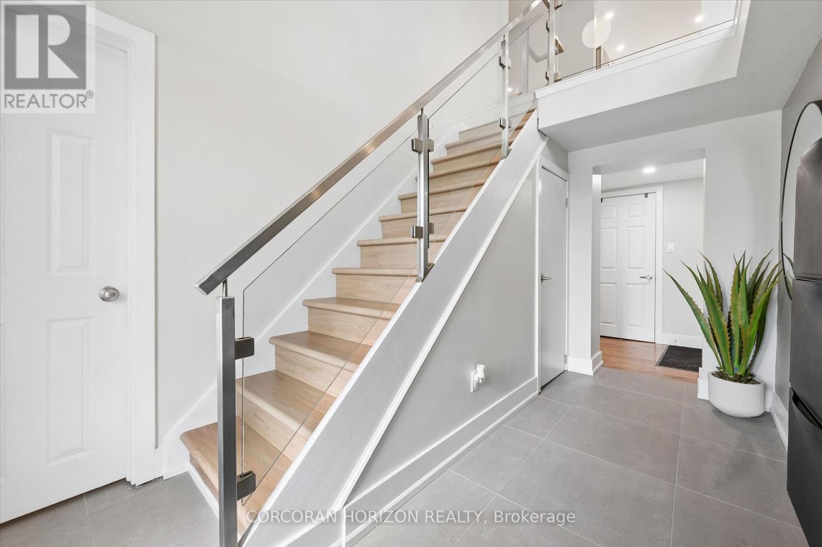 220 Mayfield Avenue, Waterloo, Ontario  N2J 3S5 - Photo 4 - X12944846