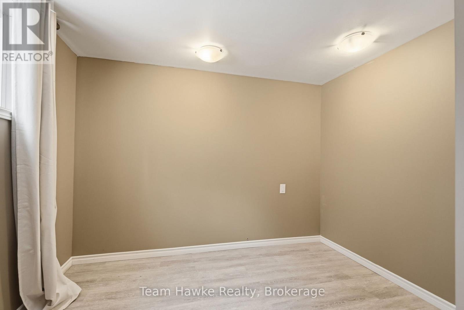 679 Simcoe Avenue, Tay, Ontario  L0K 1R0 - Photo 35 - S12945100