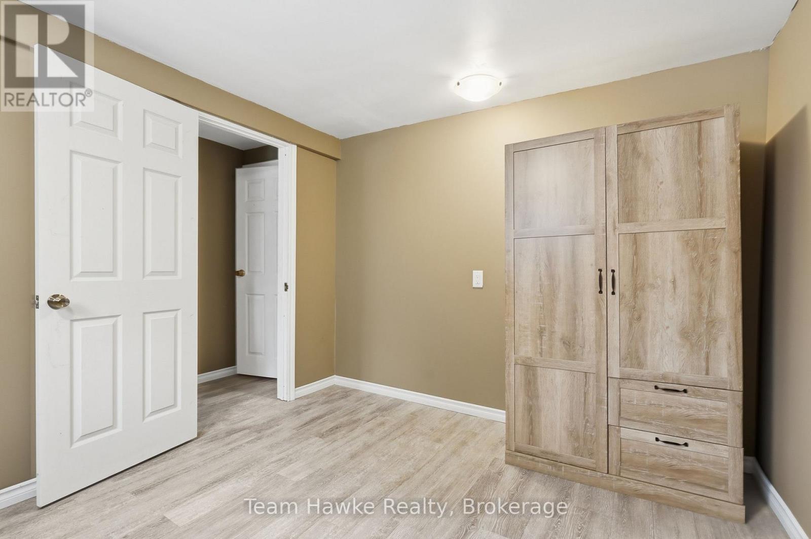 679 Simcoe Avenue, Tay, Ontario  L0K 1R0 - Photo 38 - S12945100