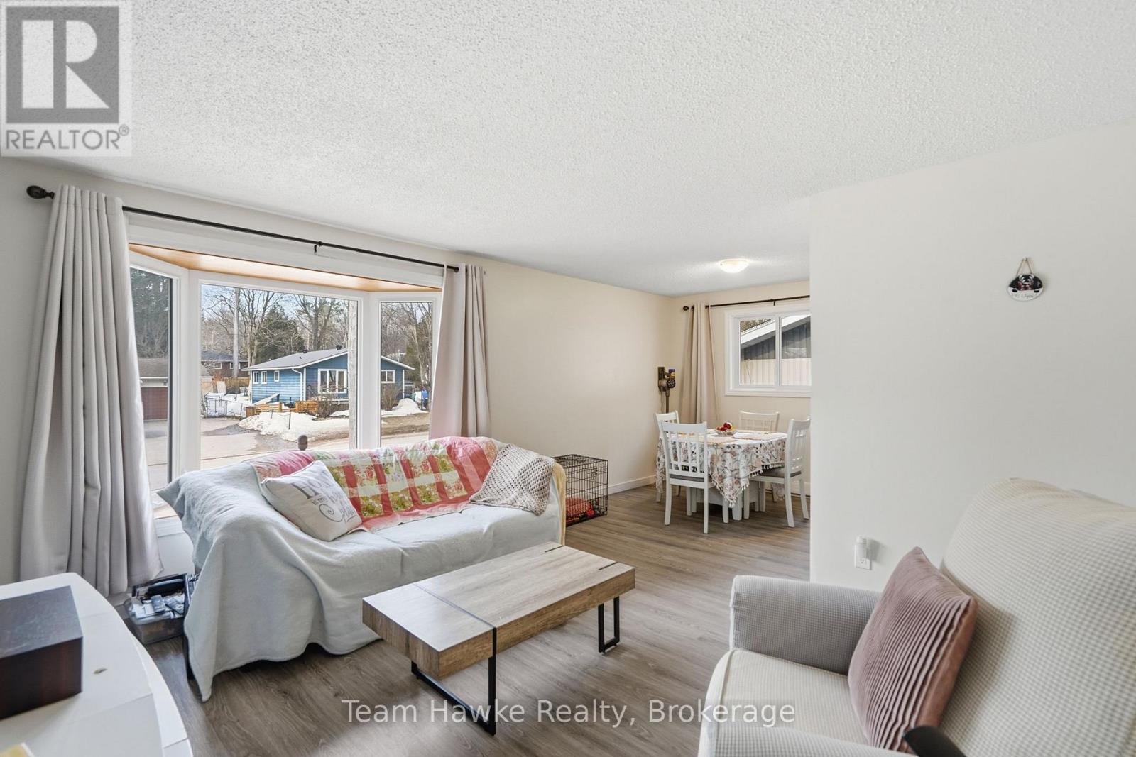 679 Simcoe Avenue, Tay, Ontario  L0K 1R0 - Photo 7 - S12945100