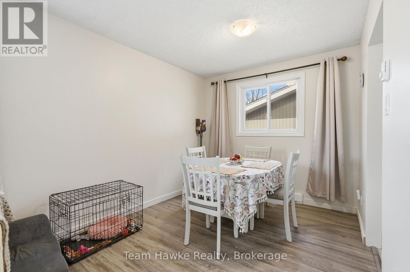 679 Simcoe Avenue, Tay, Ontario  L0K 1R0 - Photo 8 - S12945100