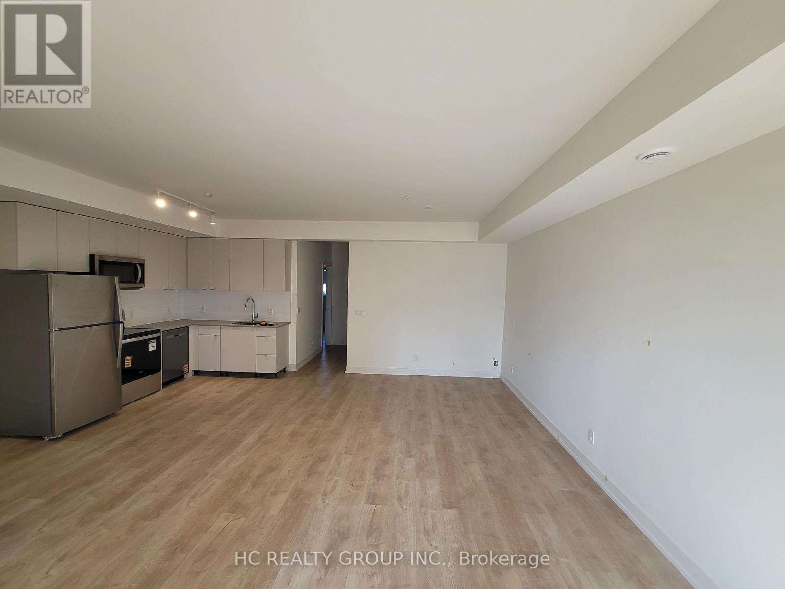 108b - 16 Melbourne Avenue, St. Catharines (E. Chester), Ontario  L2P 0G5 - Photo 4 - X12863492