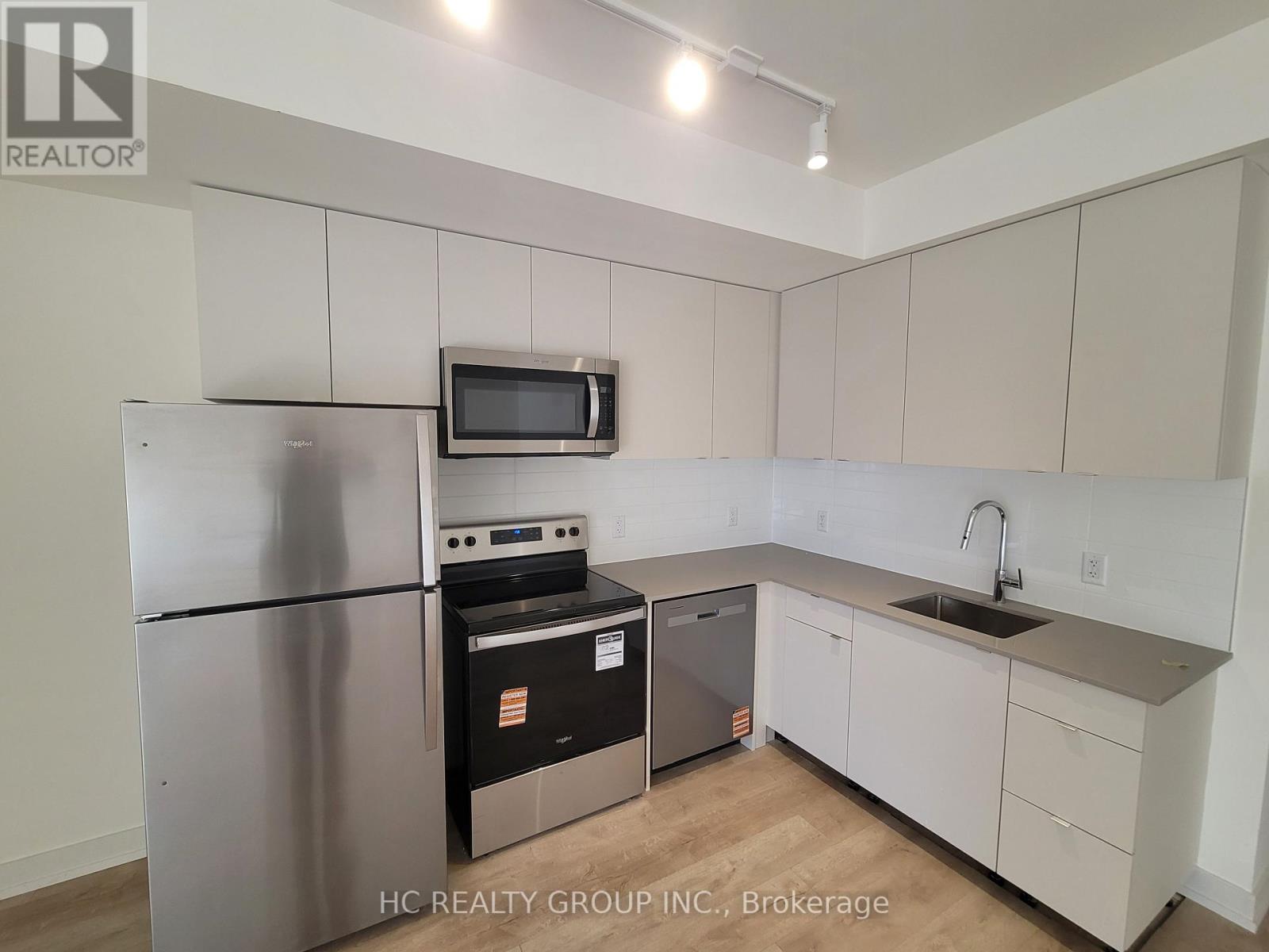 108b - 16 Melbourne Avenue, St. Catharines (E. Chester), Ontario  L2P 0G5 - Photo 3 - X12863492