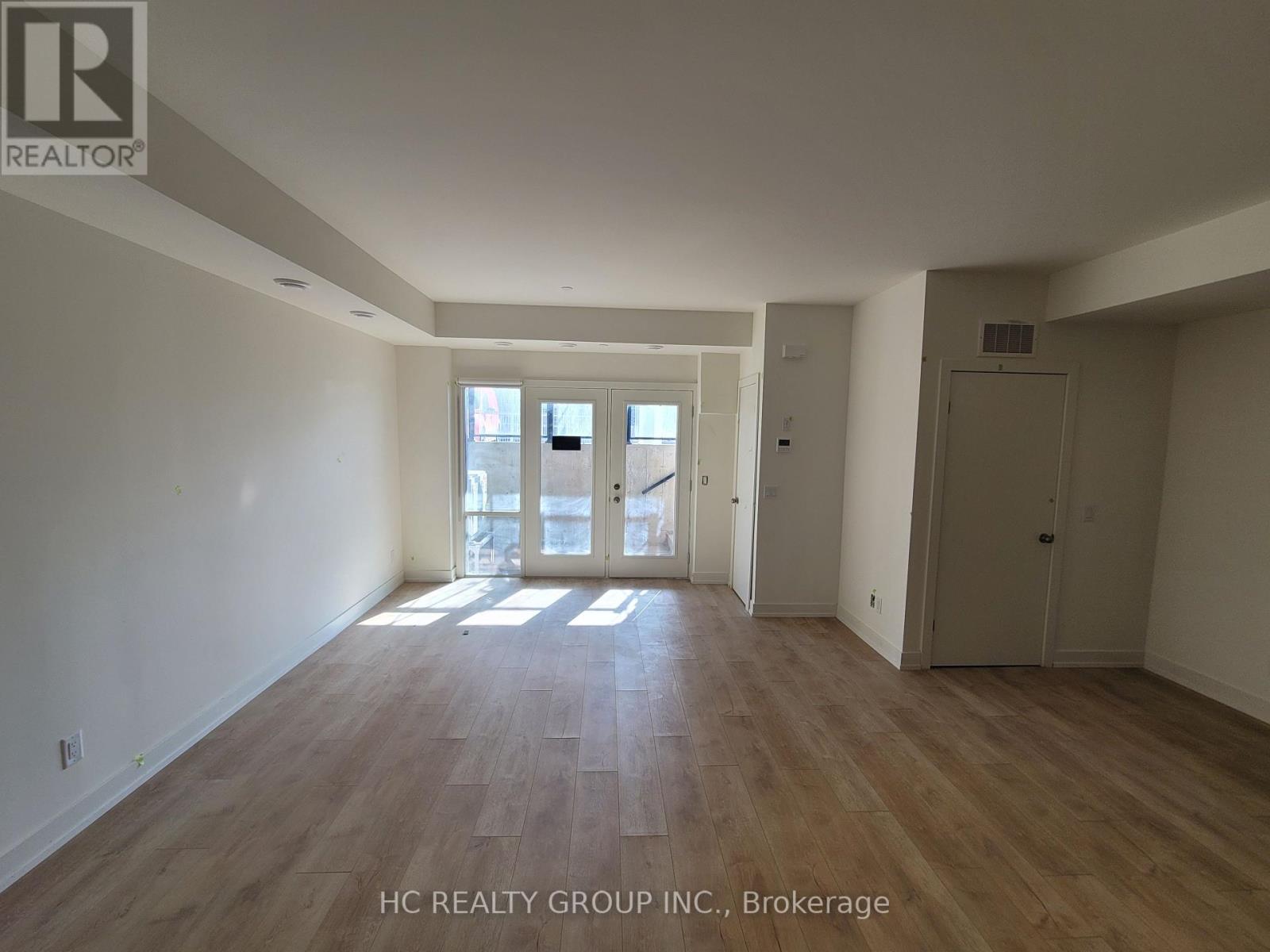 108b - 16 Melbourne Avenue, St. Catharines (E. Chester), Ontario  L2P 0G5 - Photo 5 - X12863492