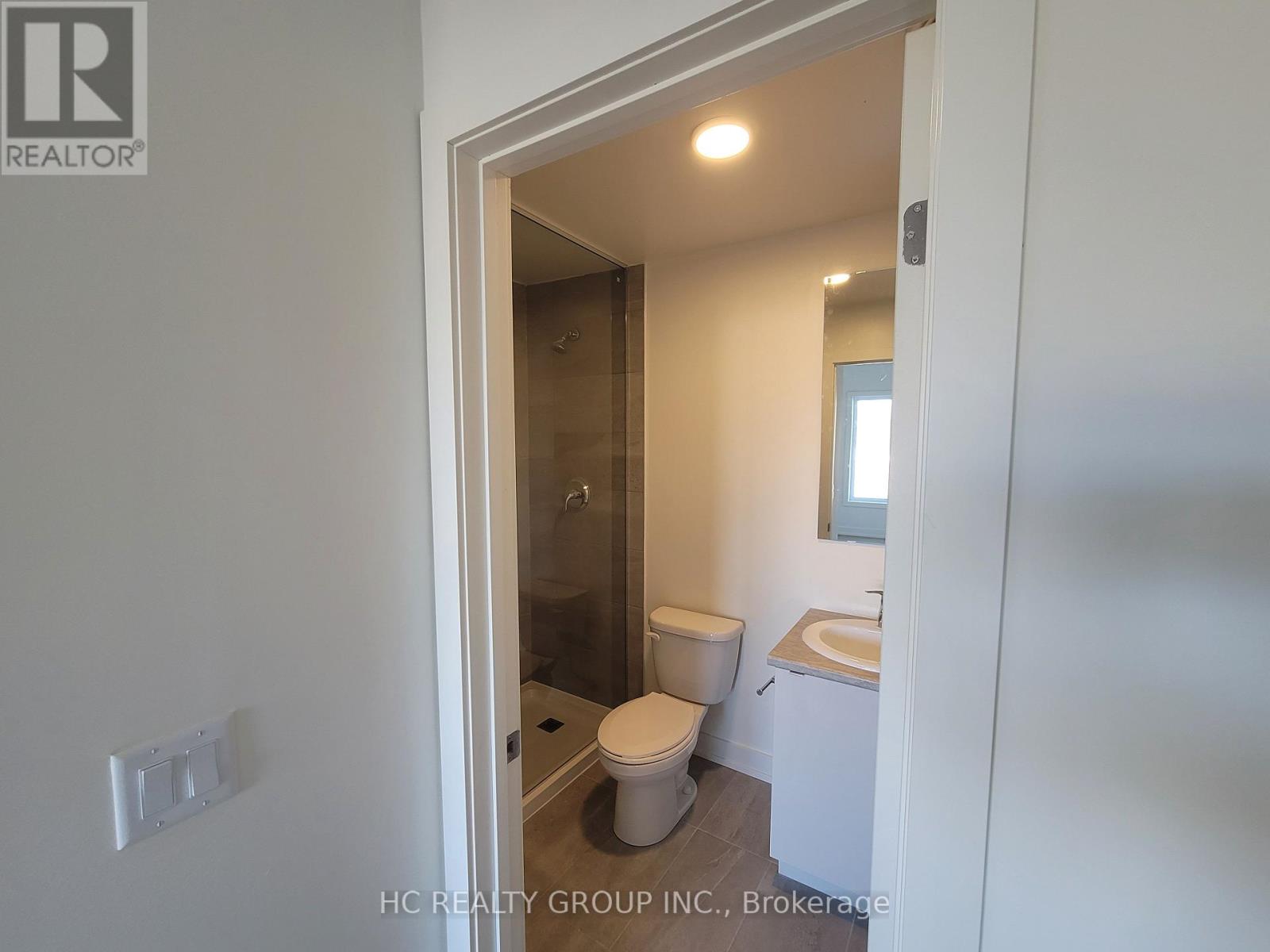 201a - 16 Melbourne Avenue, St. Catharines (E. Chester), Ontario  L2P 0G5 - Photo 10 - X12863540