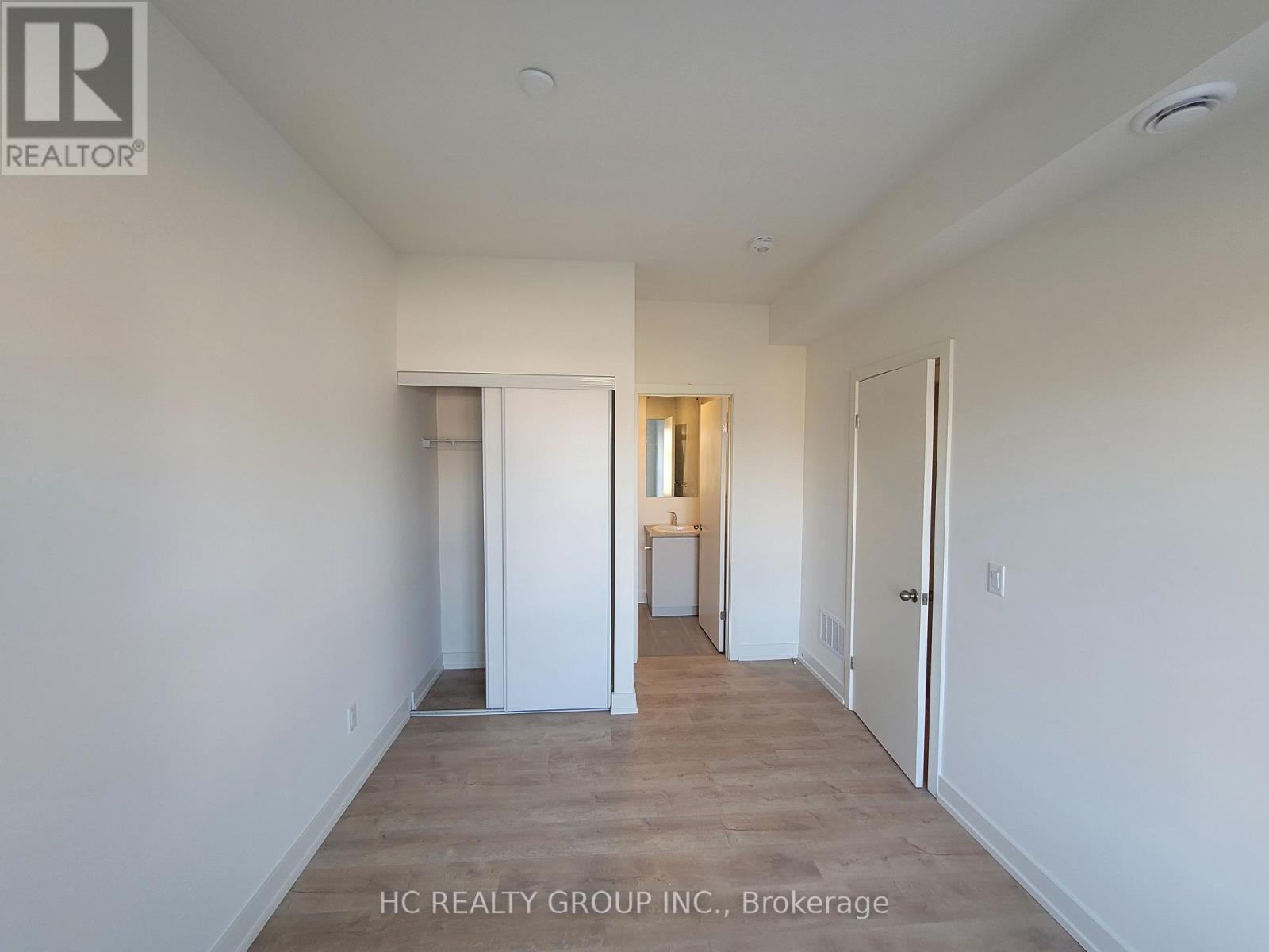 201a - 16 Melbourne Avenue, St. Catharines (E. Chester), Ontario  L2P 0G5 - Photo 11 - X12863540