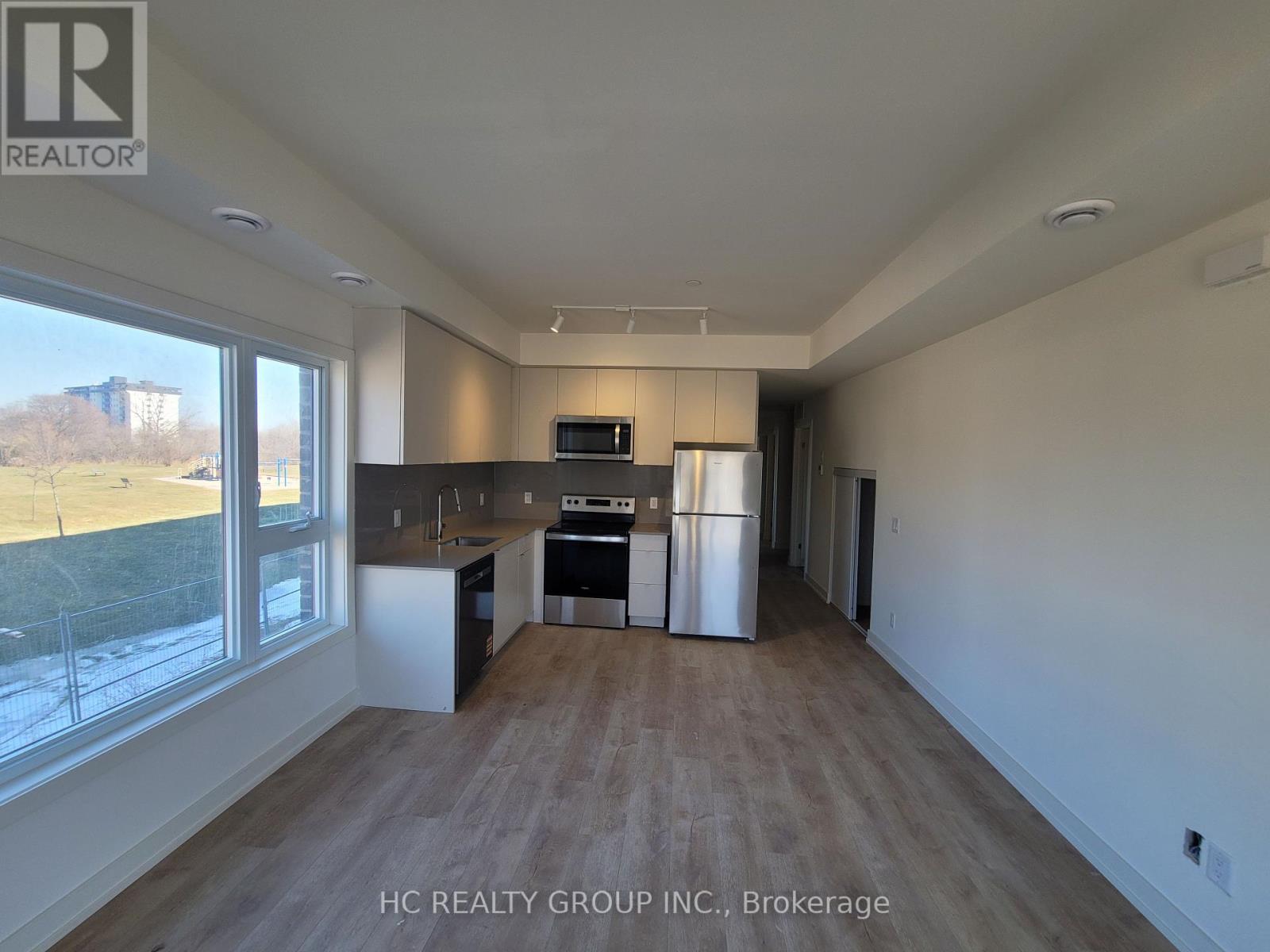 201a - 16 Melbourne Avenue, St. Catharines (E. Chester), Ontario  L2P 0G5 - Photo 2 - X12863540