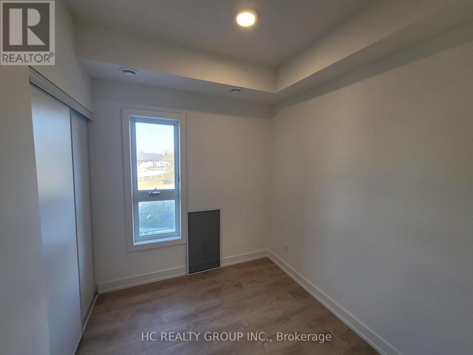 201a - 16 Melbourne Avenue, St. Catharines (E. Chester), Ontario  L2P 0G5 - Photo 7 - X12863540