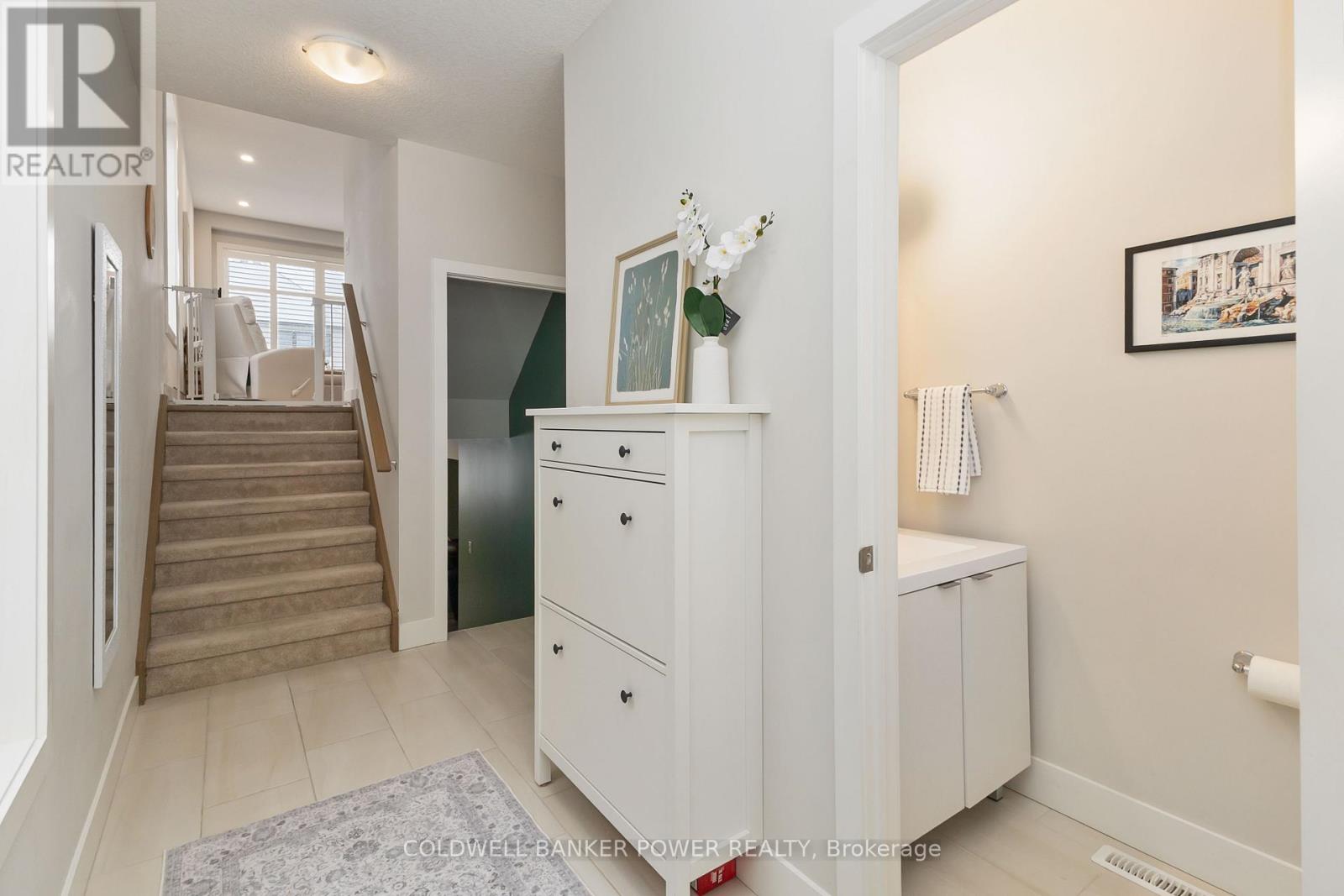 405 Edgevalley Road, London East, Ontario  N5V 0C2 - Photo 8 - X12820392