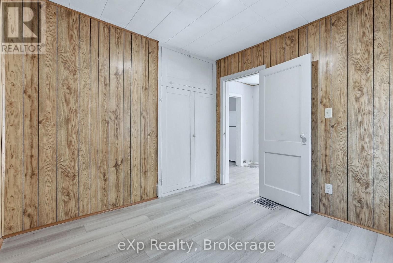 436 Frank Street, South Bruce Peninsula, Ontario  N0H 2T0 - Photo 12 - X12944946