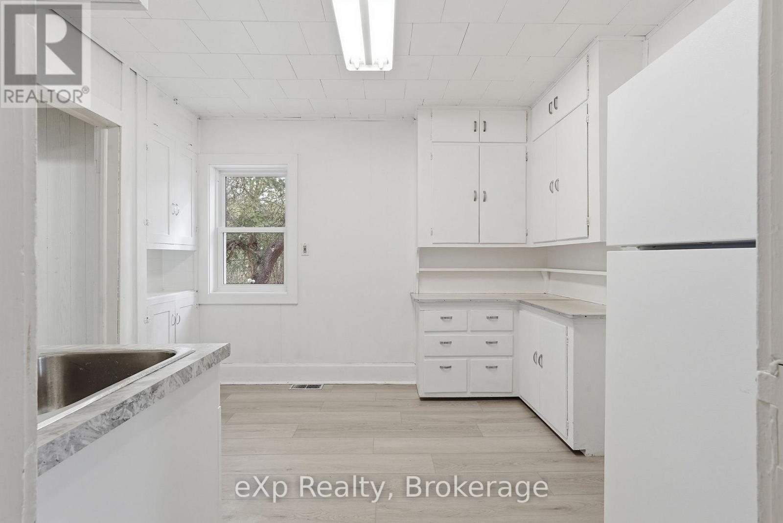 436 Frank Street, South Bruce Peninsula, Ontario  N0H 2T0 - Photo 14 - X12944946