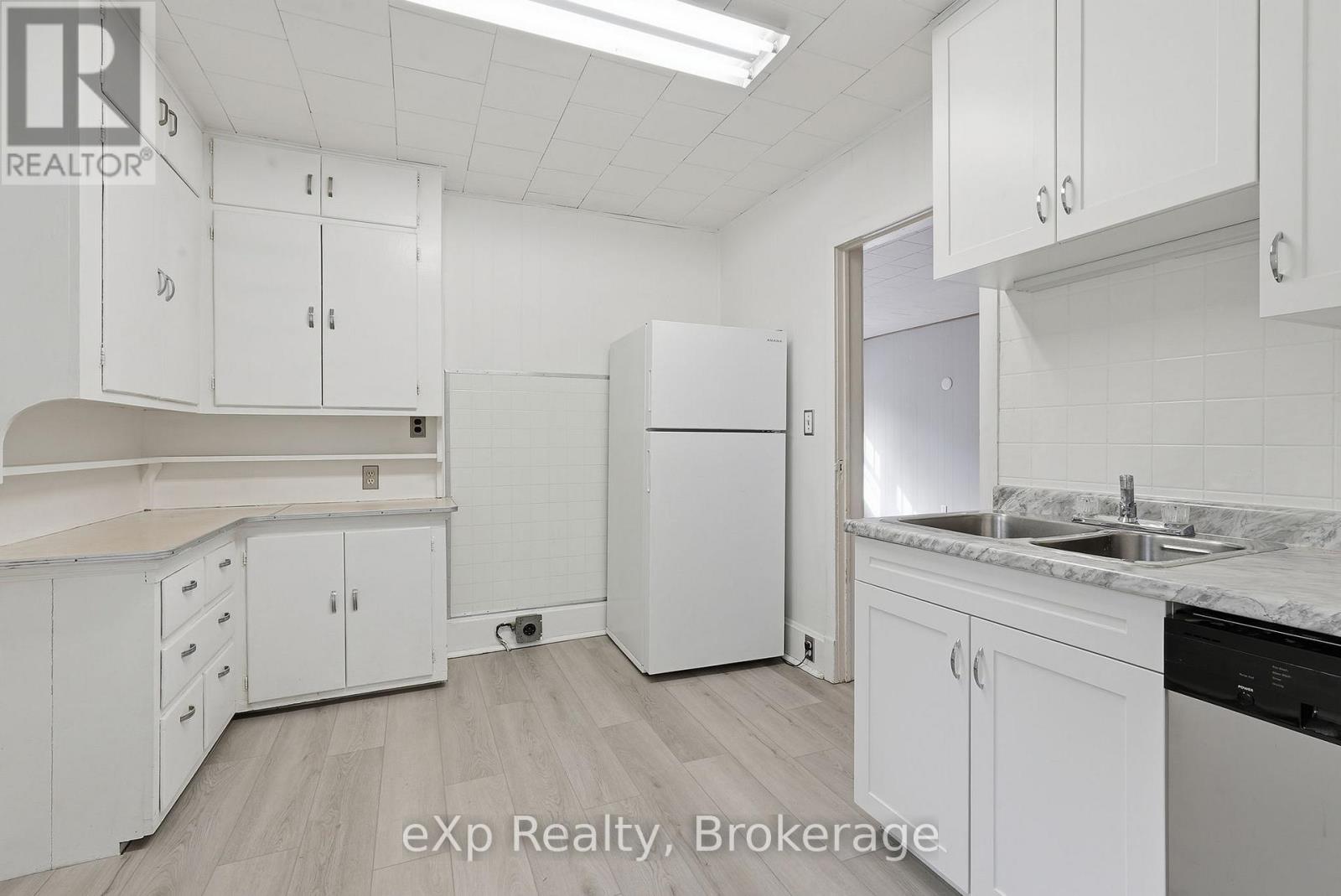 436 Frank Street, South Bruce Peninsula, Ontario  N0H 2T0 - Photo 15 - X12944946