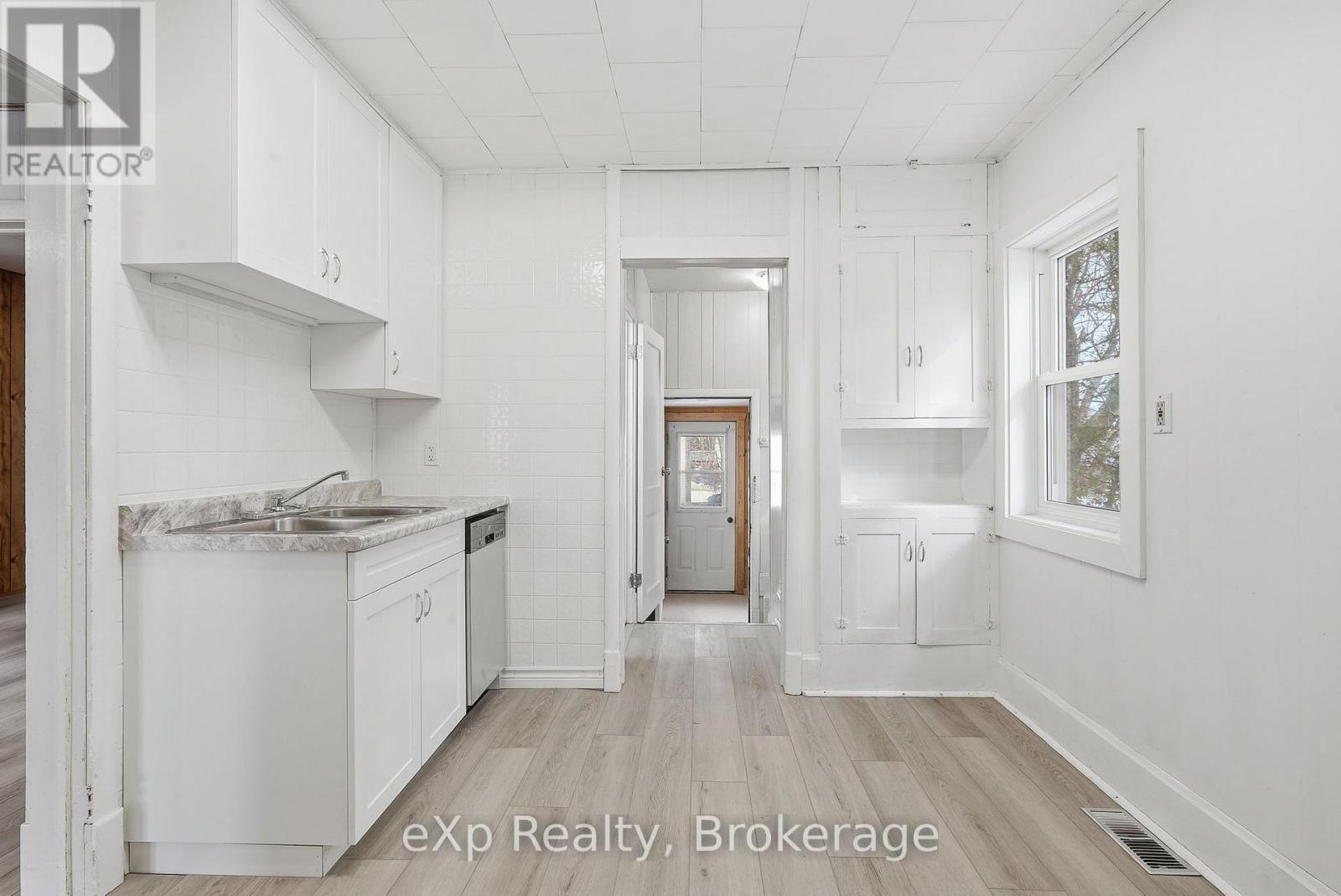 436 Frank Street, South Bruce Peninsula, Ontario  N0H 2T0 - Photo 17 - X12944946