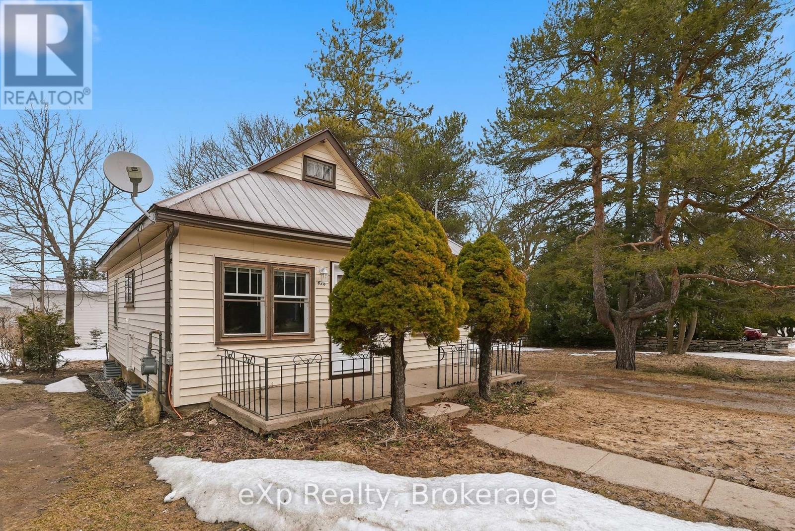 436 Frank Street, South Bruce Peninsula, Ontario  N0H 2T0 - Photo 3 - X12944946