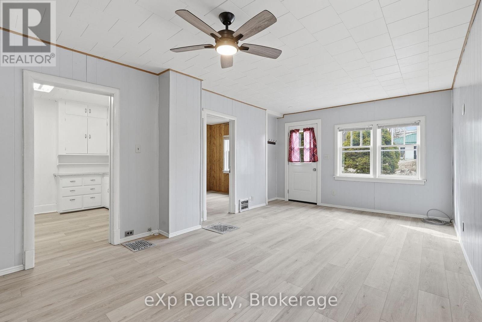 436 Frank Street, South Bruce Peninsula, Ontario  N0H 2T0 - Photo 9 - X12944946