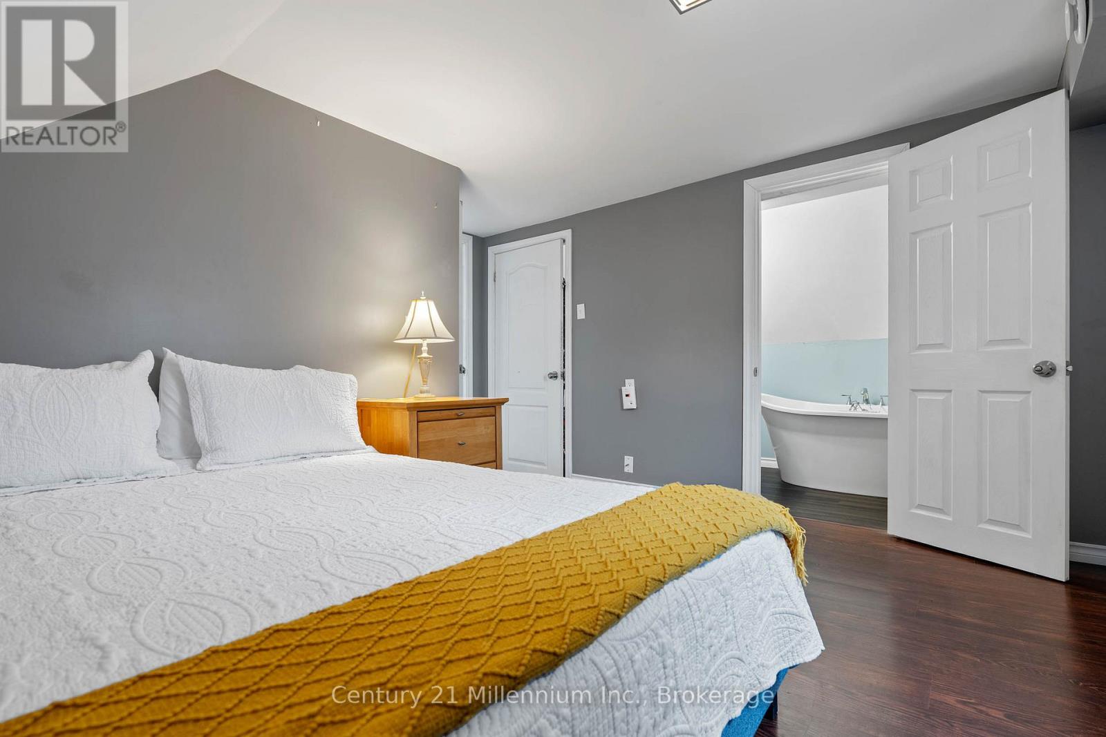 251 William Street, South Bruce Peninsula, Ontario  N0H 2T0 - Photo 25 - X12945032