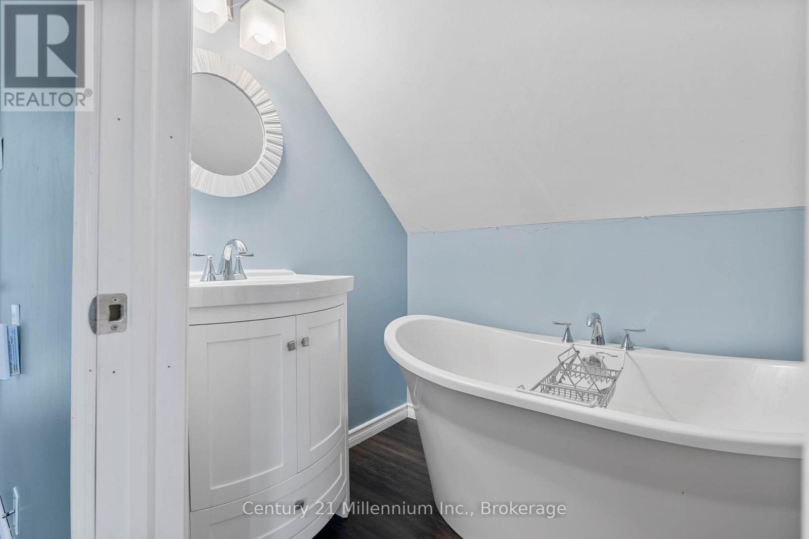 251 William Street, South Bruce Peninsula, Ontario  N0H 2T0 - Photo 26 - X12945032