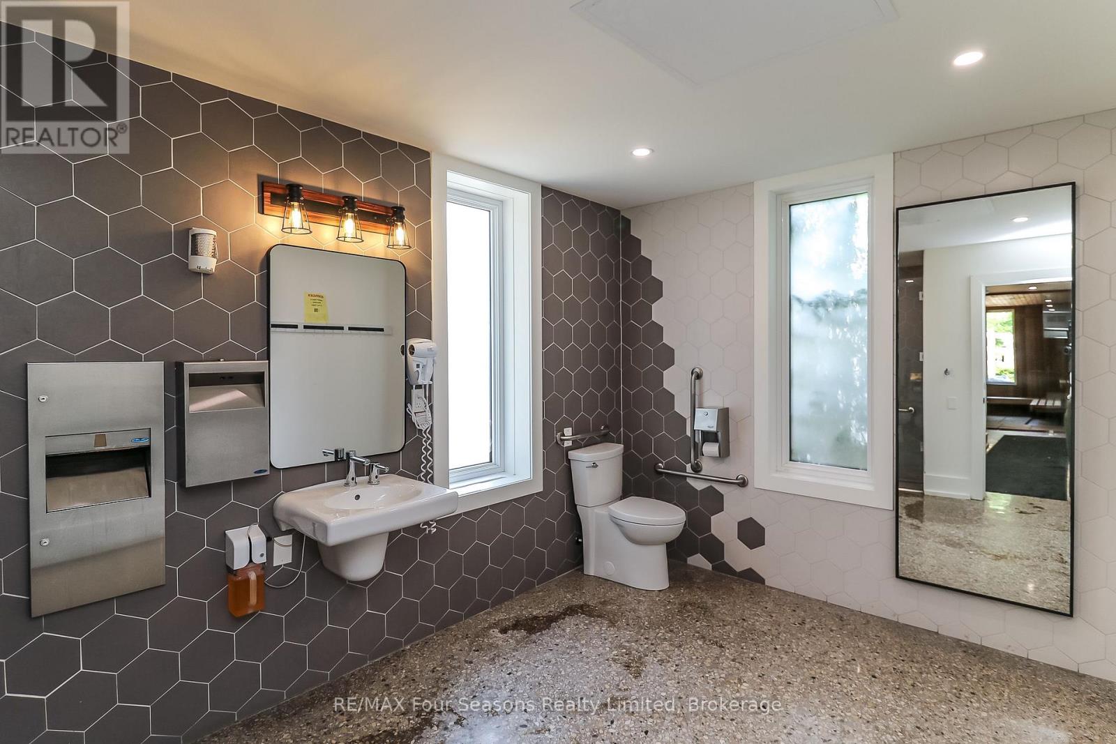 107 - 12 Beausoleil Lane, Blue Mountains, Ontario  L9Y 2X5 - Photo 40 - X12945254