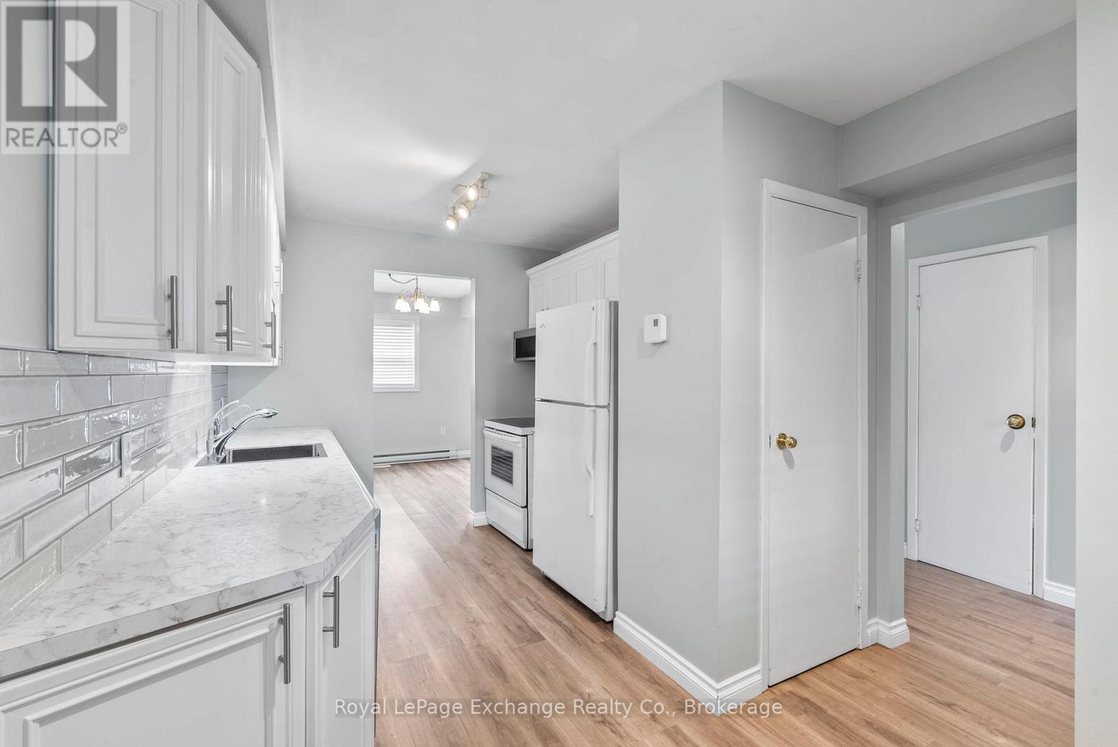 41 Philip Place, Kincardine, Ontario  N2Z 2E2 - Photo 11 - X12945288