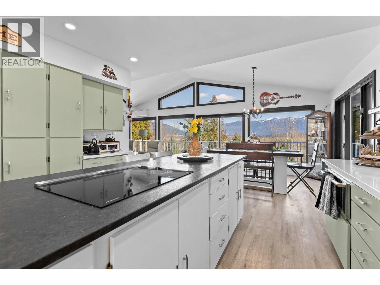 940 Peterman Road, Creston, British Columbia  V0B 1G7 - Photo 11 - 10381498