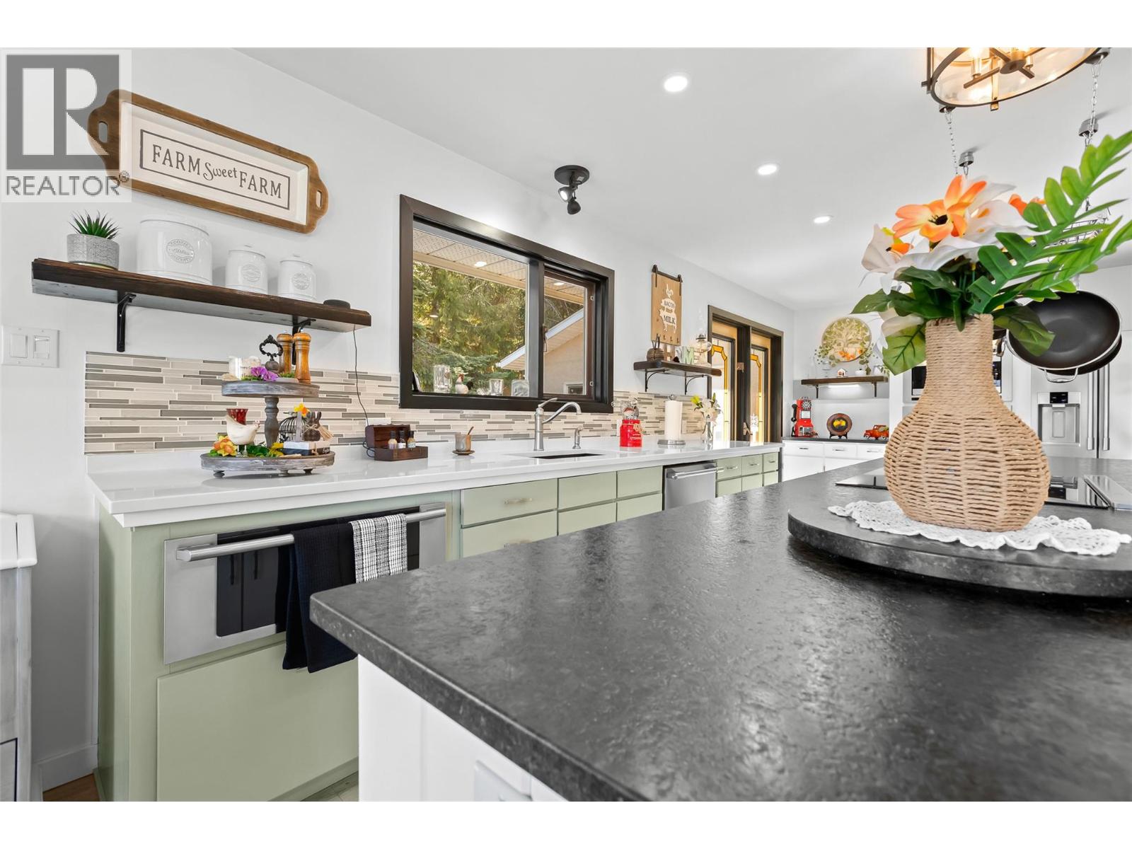 940 Peterman Road, Creston, British Columbia  V0B 1G7 - Photo 9 - 10381498