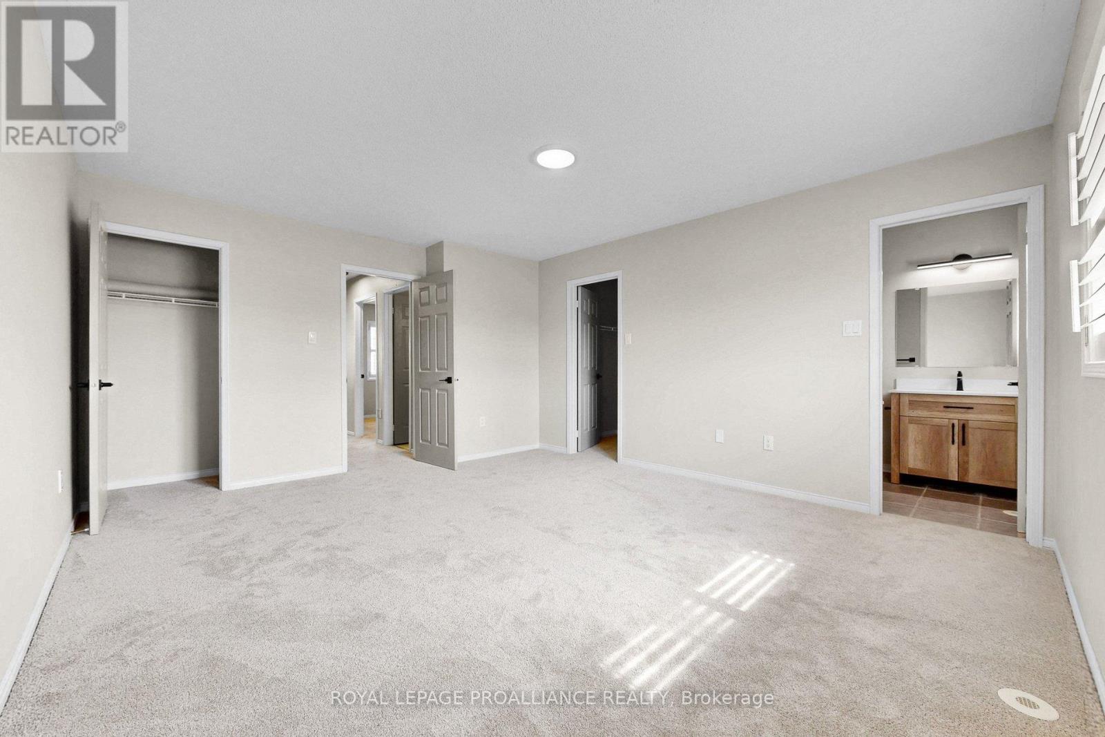 58 Coleridge Drive, Newmarket, Ontario  L3X 2T6 - Photo 25 - N12944984