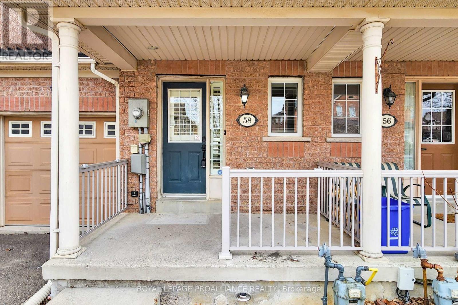 58 Coleridge Drive, Newmarket, Ontario  L3X 2T6 - Photo 3 - N12944984