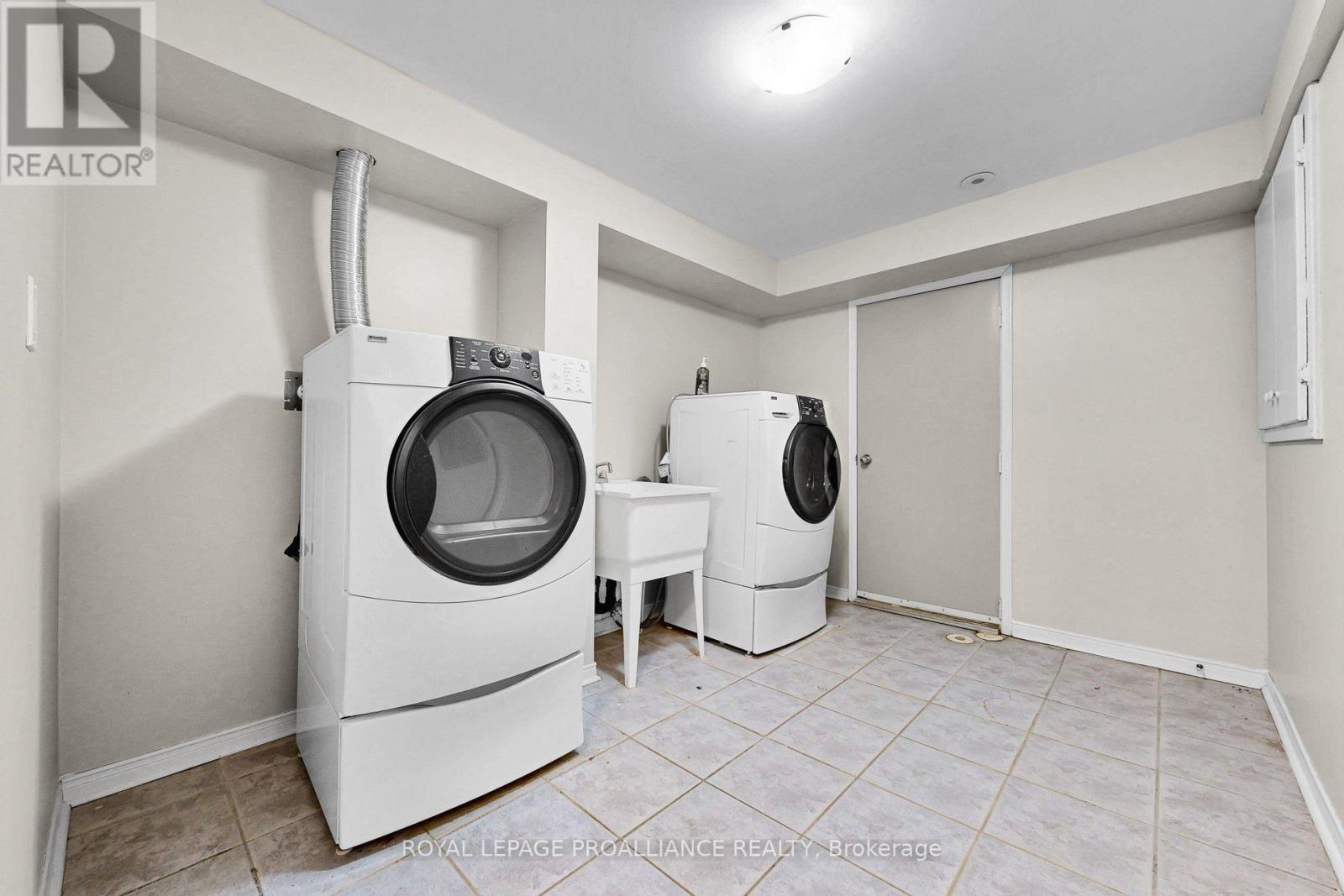 58 Coleridge Drive, Newmarket, Ontario  L3X 2T6 - Photo 33 - N12944984