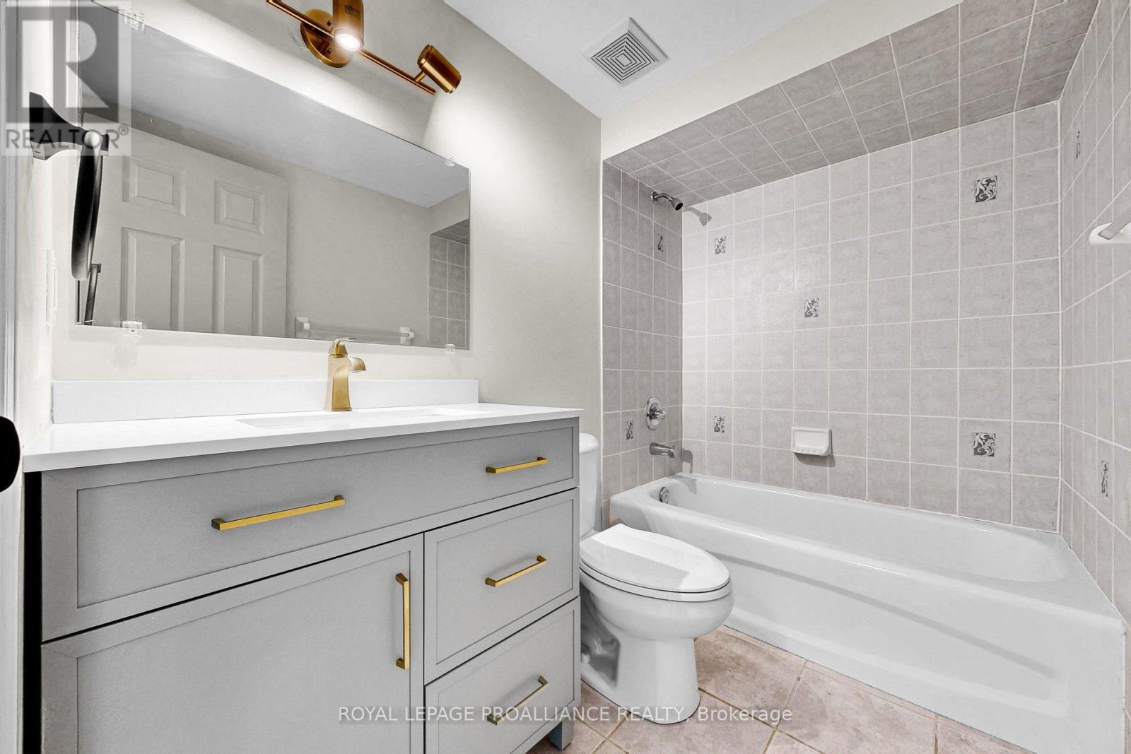 58 Coleridge Drive, Newmarket, Ontario  L3X 2T6 - Photo 34 - N12944984