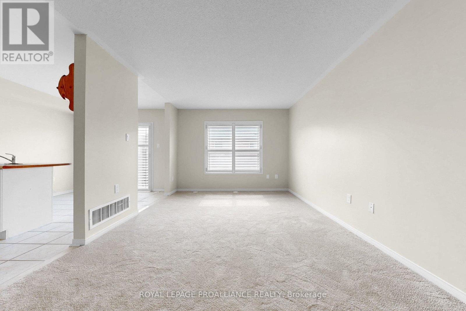 58 Coleridge Drive, Newmarket, Ontario  L3X 2T6 - Photo 8 - N12944984