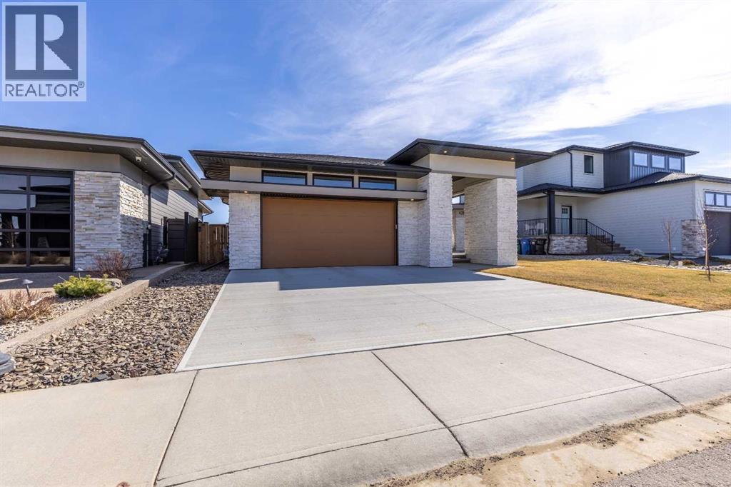 428 Canyon Ridge Circle W, Lethbridge, Alberta  T1K 8K3 - Photo 2 - A2296052