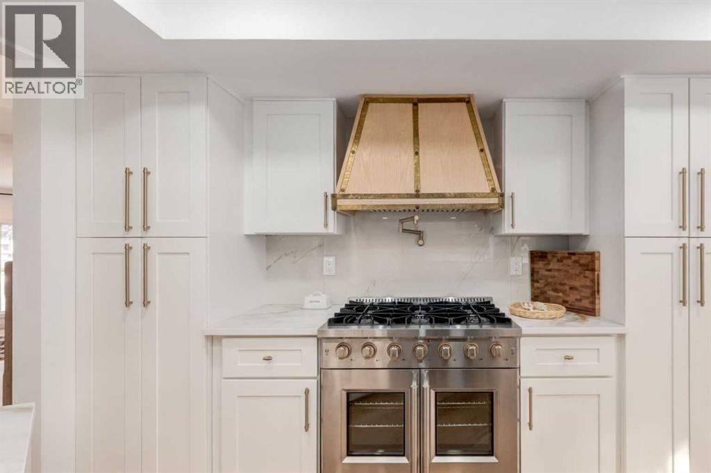 113 Straddock Terrace SW, Calgary, Alberta  T3H 2T4 - Photo 7 - A2283301