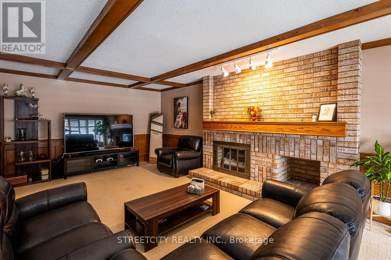 397 Grangeover Court, London North, Ontario  N6G 4K8 - Photo 10 - X12945158