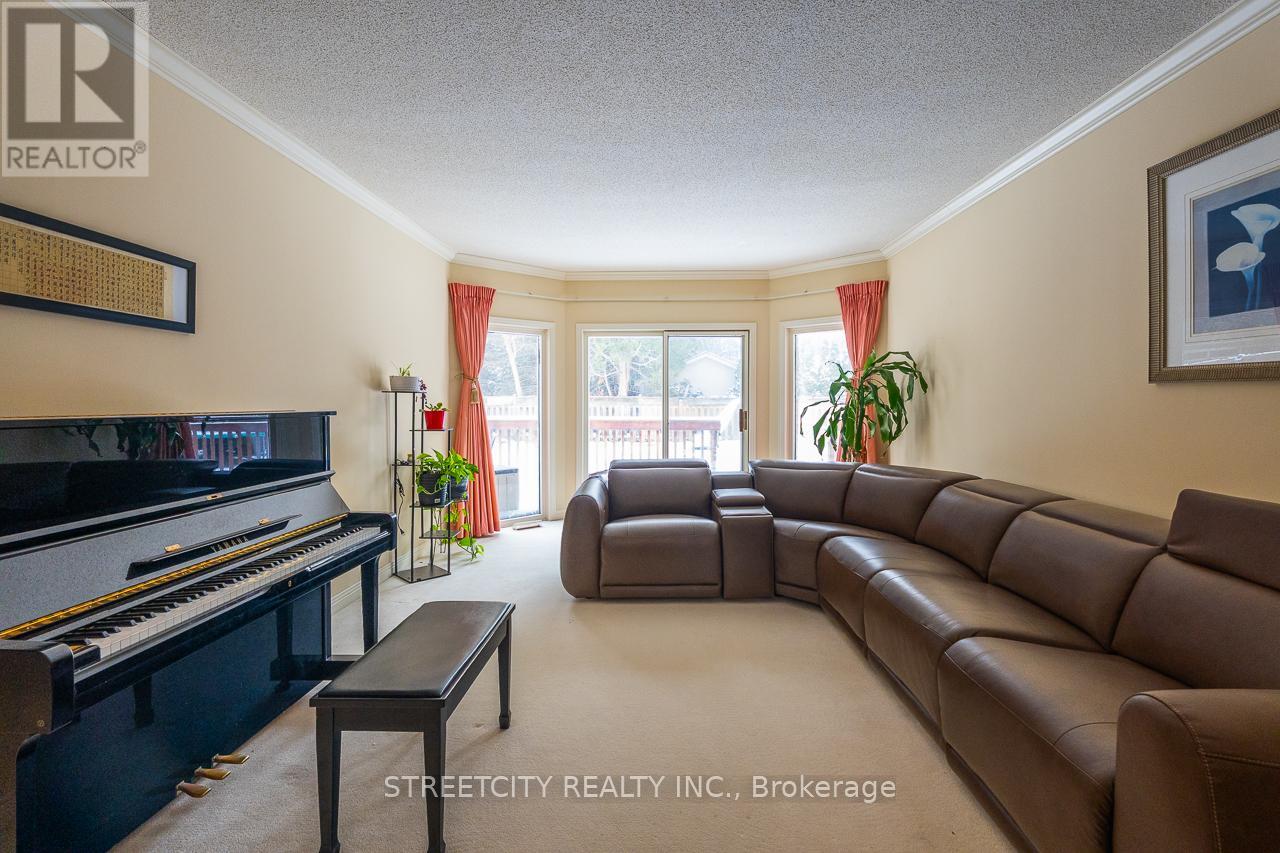 397 Grangeover Court, London North, Ontario  N6G 4K8 - Photo 11 - X12945158