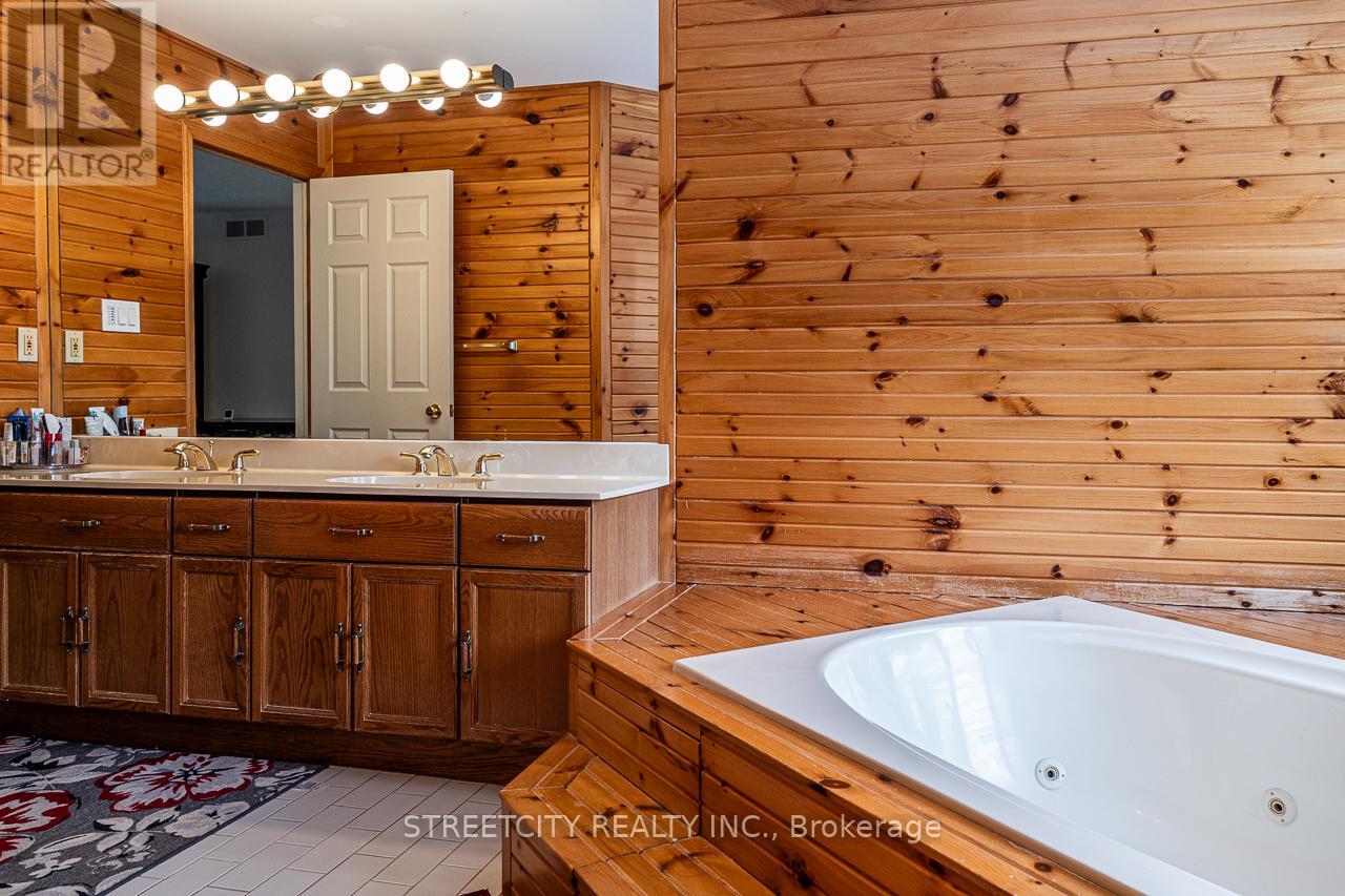 397 Grangeover Court, London North, Ontario  N6G 4K8 - Photo 26 - X12945158