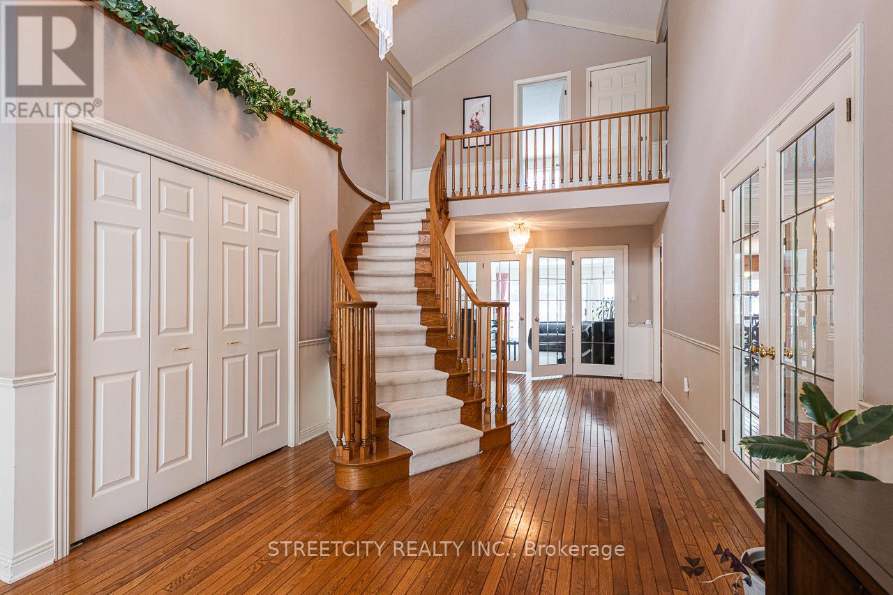 397 Grangeover Court, London North, Ontario  N6G 4K8 - Photo 3 - X12945158