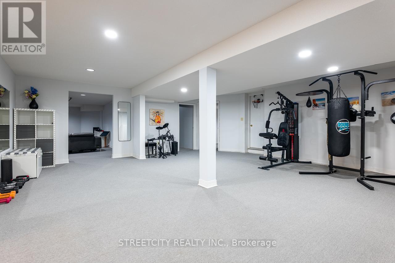 397 Grangeover Court, London North, Ontario  N6G 4K8 - Photo 43 - X12945158