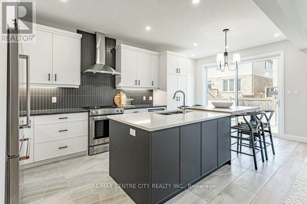 1200 Emma Chase Drive, London North, Ontario  N6G 5S1 - Photo 22 - X12945280