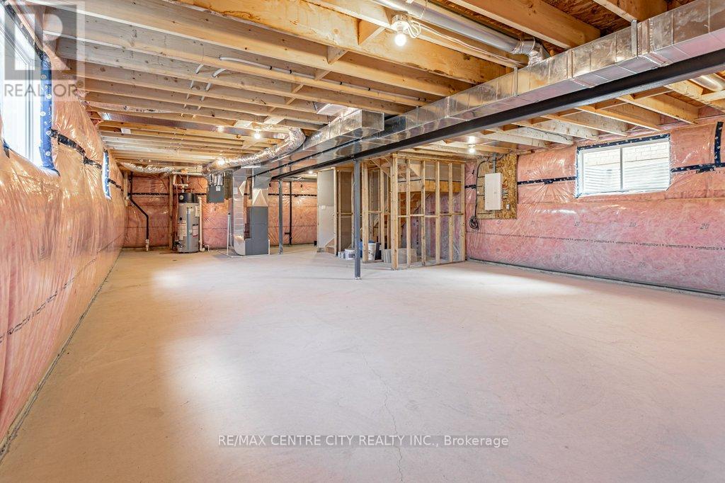 1200 Emma Chase Drive, London North, Ontario  N6G 5S1 - Photo 38 - X12945280