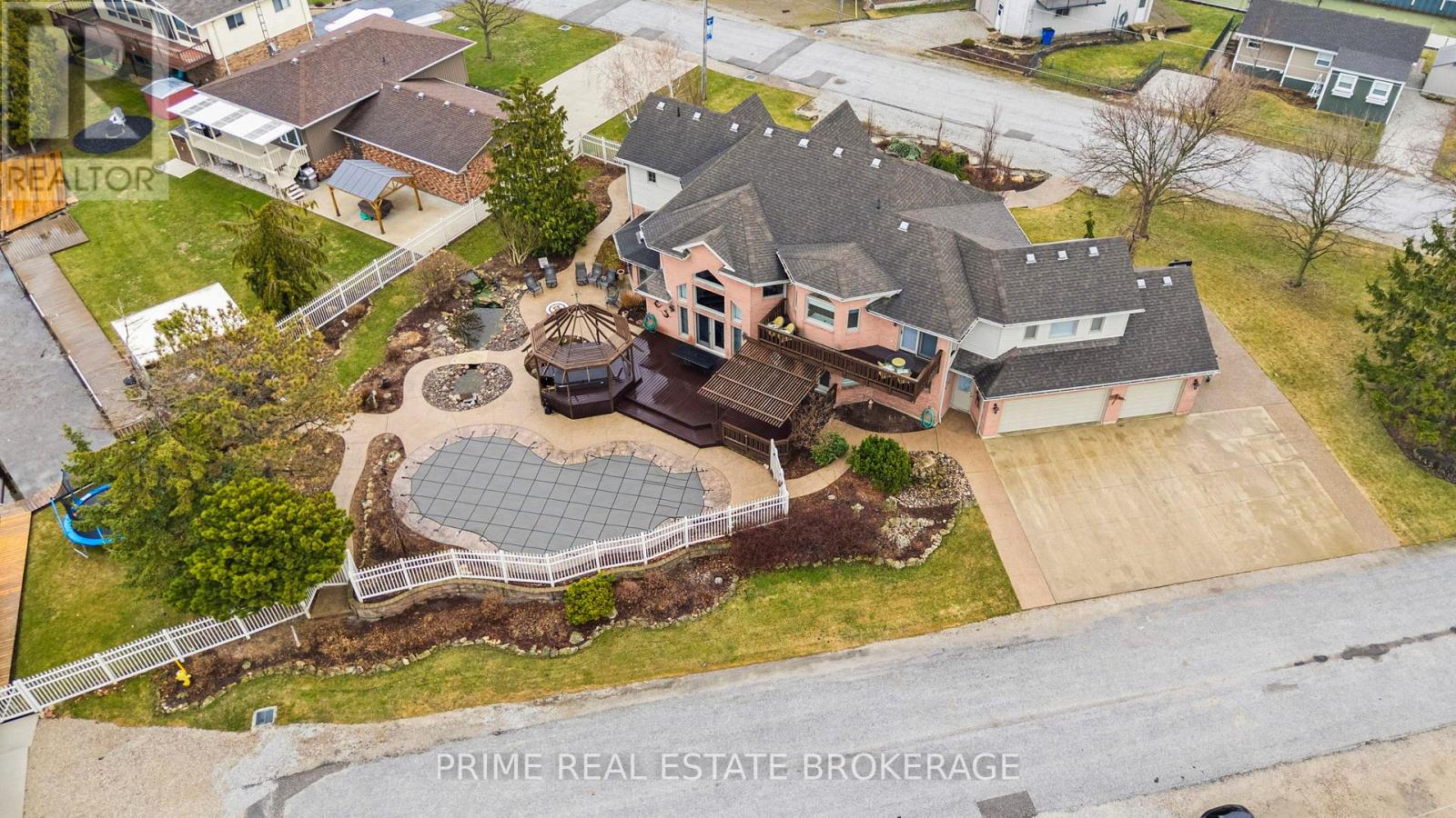 4 Crawford Street, Chatham-Kent, Ontario  N0P 1L0 - Photo 2 - X12945298