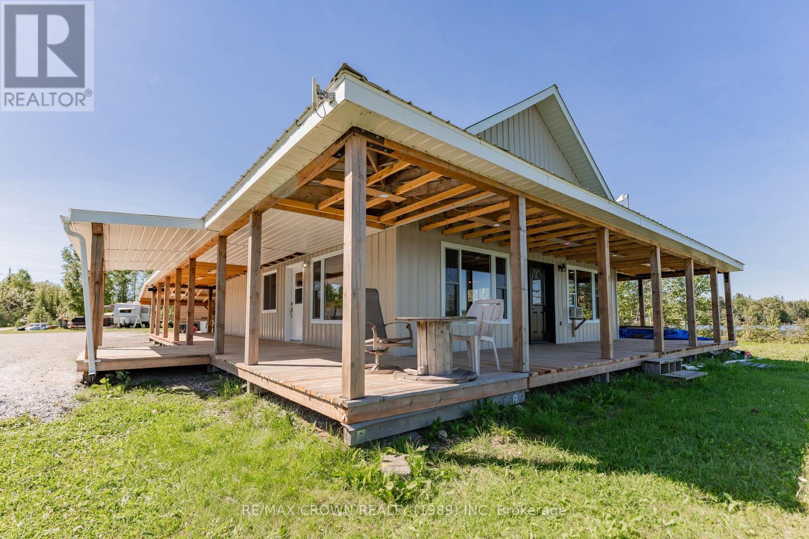 24 Shallow Lake Road W, Mattice-Val Cote, Ontario  P0L 1T0 - Photo 11 - T12944952