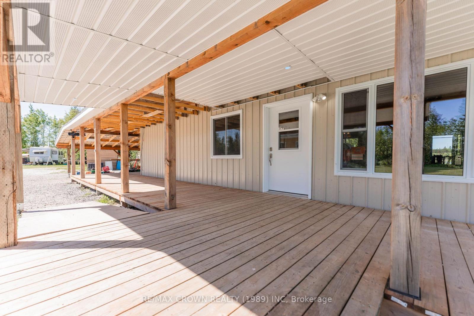 24 Shallow Lake Road W, Mattice-Val Cote, Ontario  P0L 1T0 - Photo 12 - T12944952