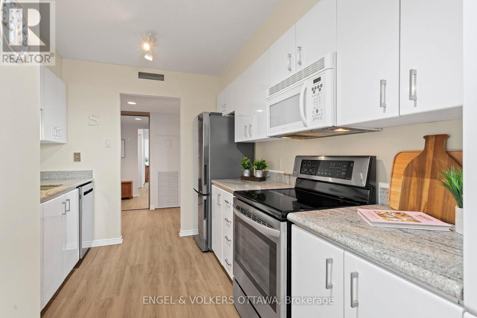 609 - 215 Parkdale Avenue, Ottawa, Ontario  K1Y 4T8 - Photo 12 - X12944956