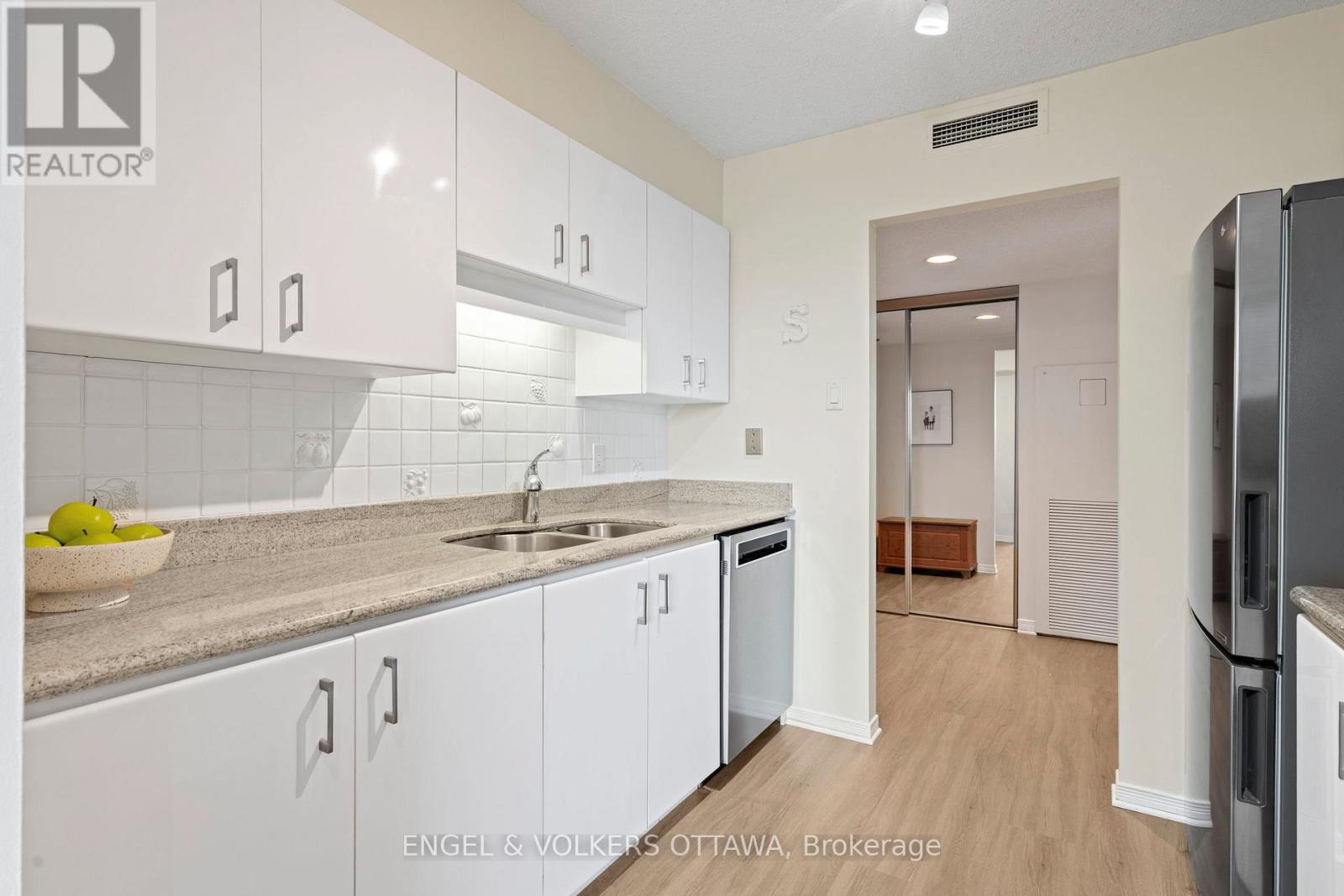 609 - 215 Parkdale Avenue, Ottawa, Ontario  K1Y 4T8 - Photo 13 - X12944956