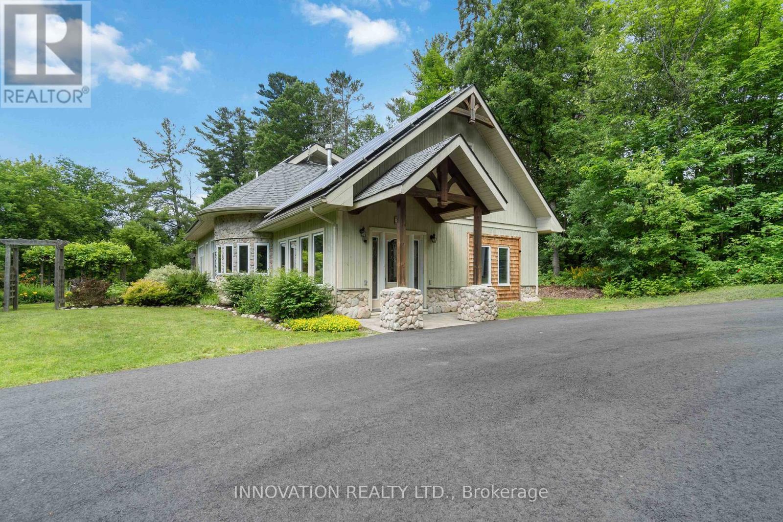 698 MOFFAT STREET, Pembroke, Ontario