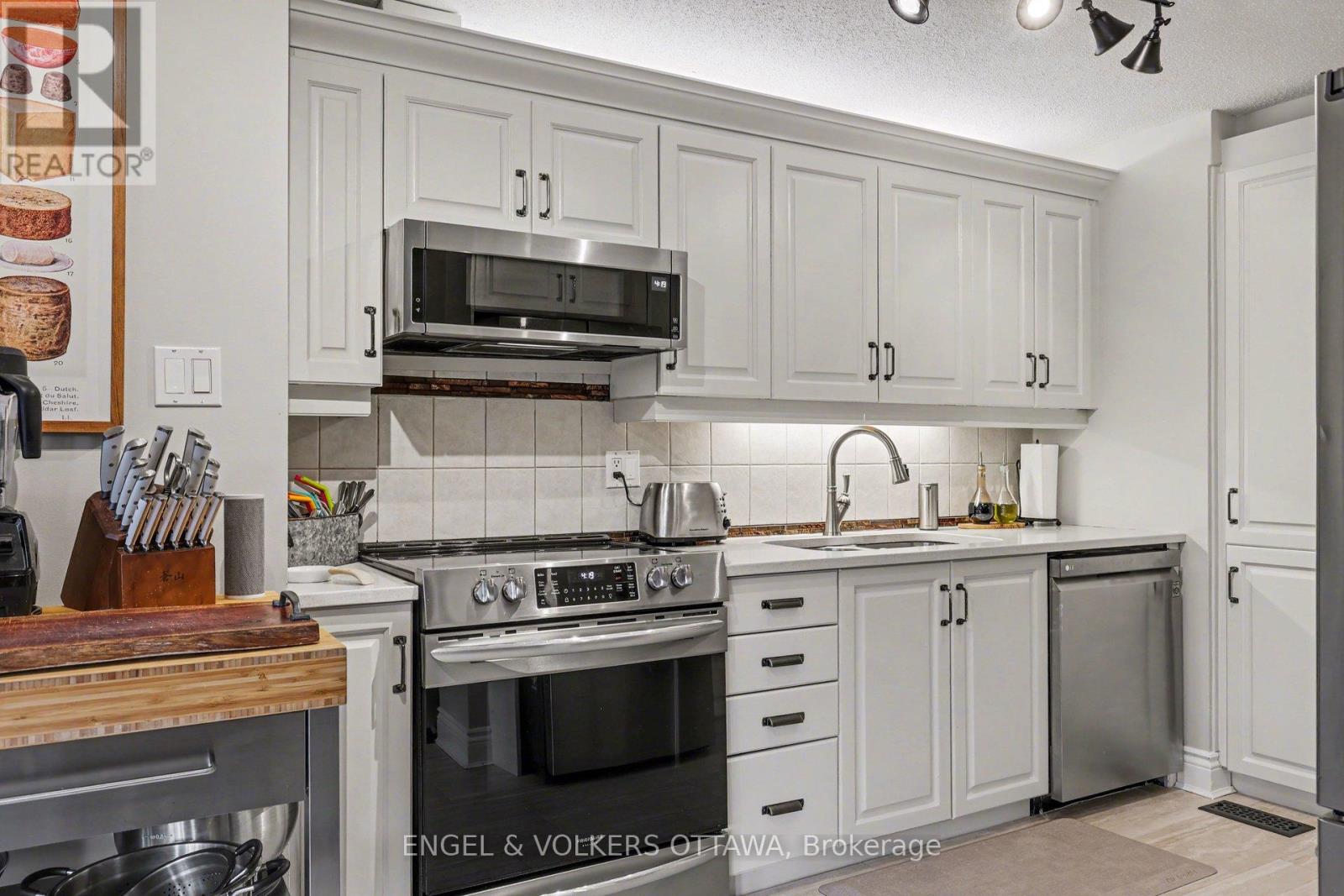 64 Malvern Drive, Ottawa, Ontario  K2J 1M1 - Photo 13 - X12945078