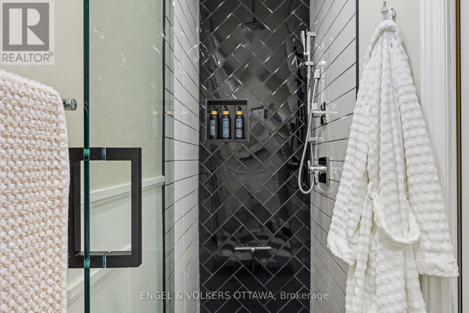 64 Malvern Drive, Ottawa, Ontario  K2J 1M1 - Photo 29 - X12945078