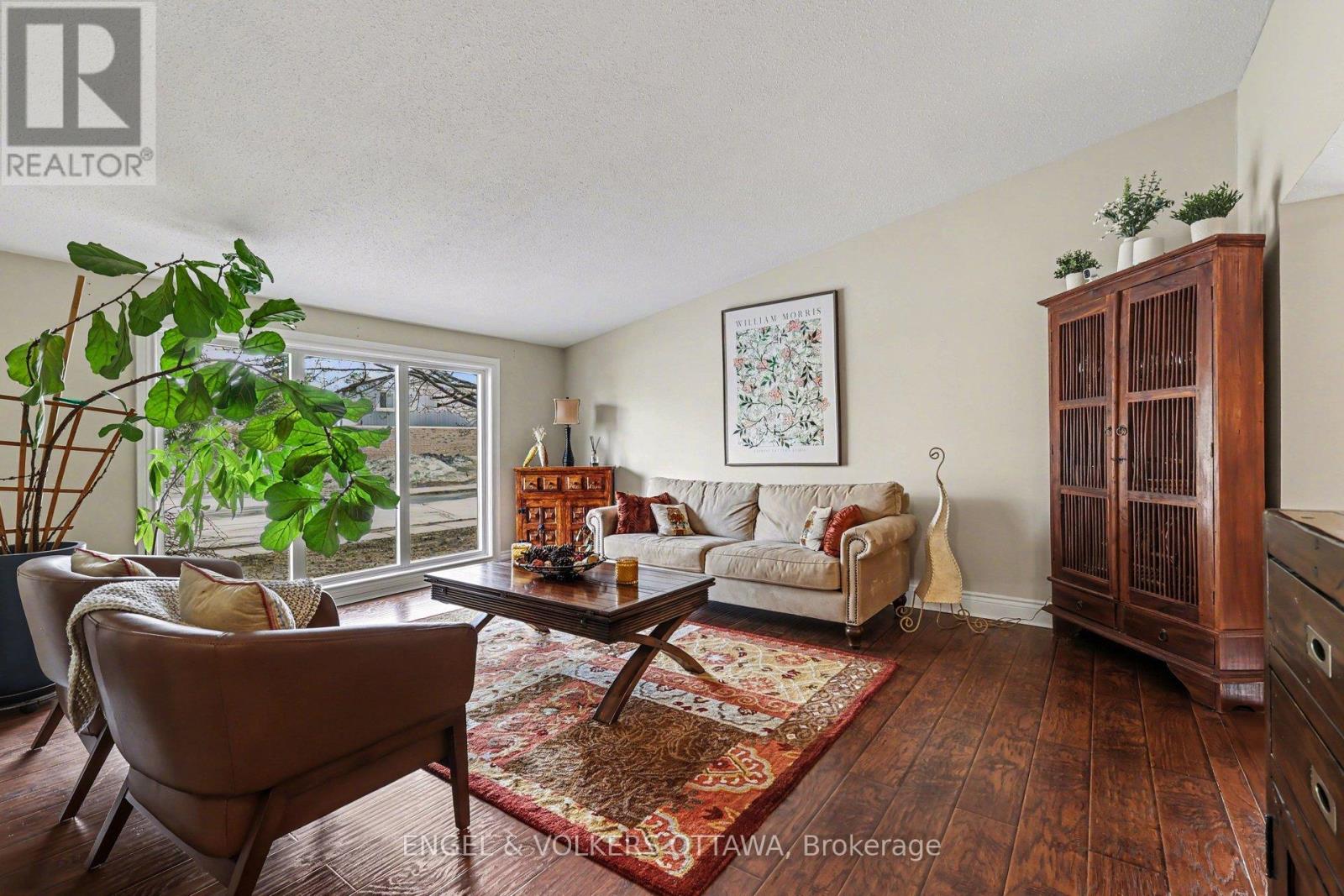 64 Malvern Drive, Ottawa, Ontario  K2J 1M1 - Photo 6 - X12945078