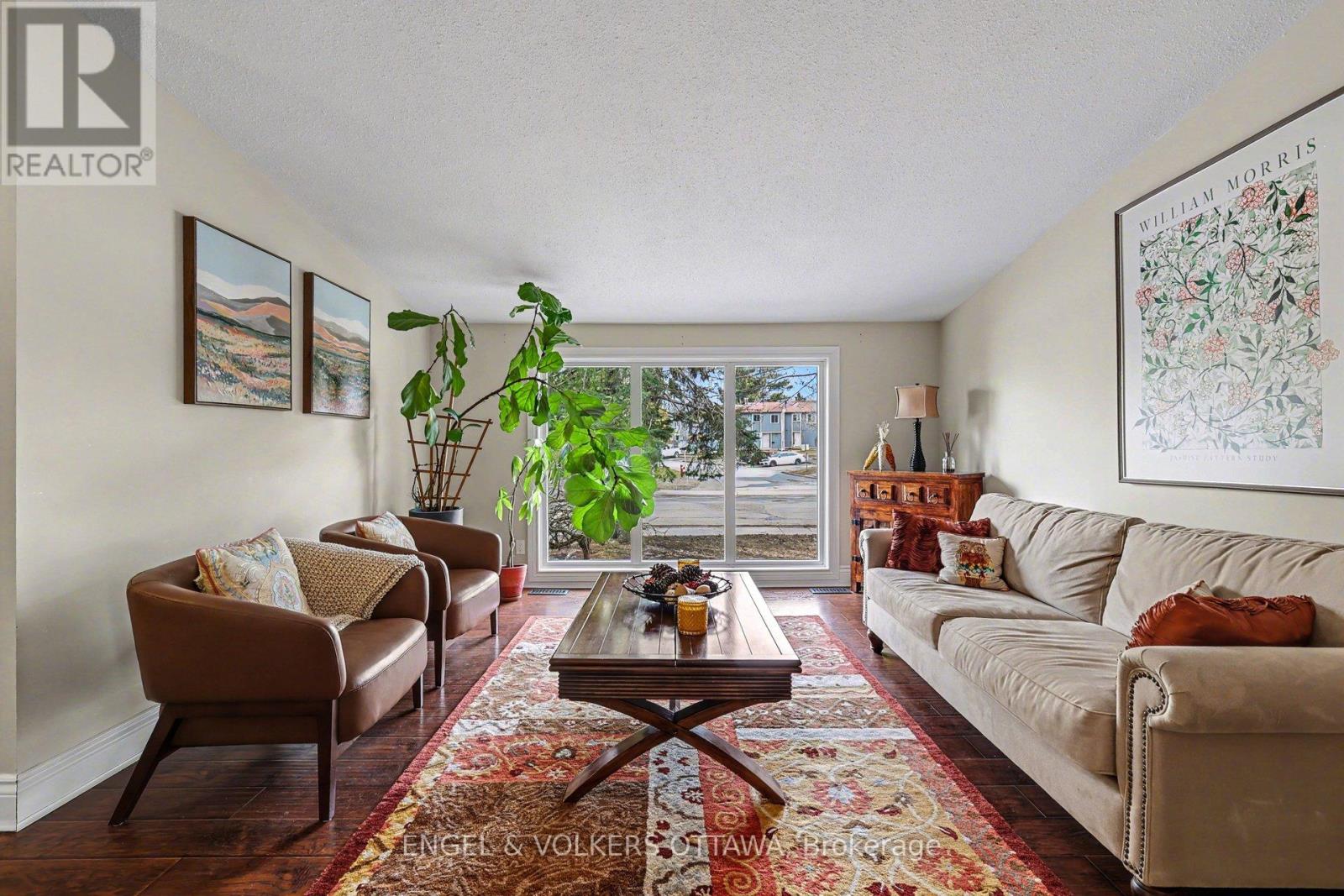 64 Malvern Drive, Ottawa, Ontario  K2J 1M1 - Photo 7 - X12945078