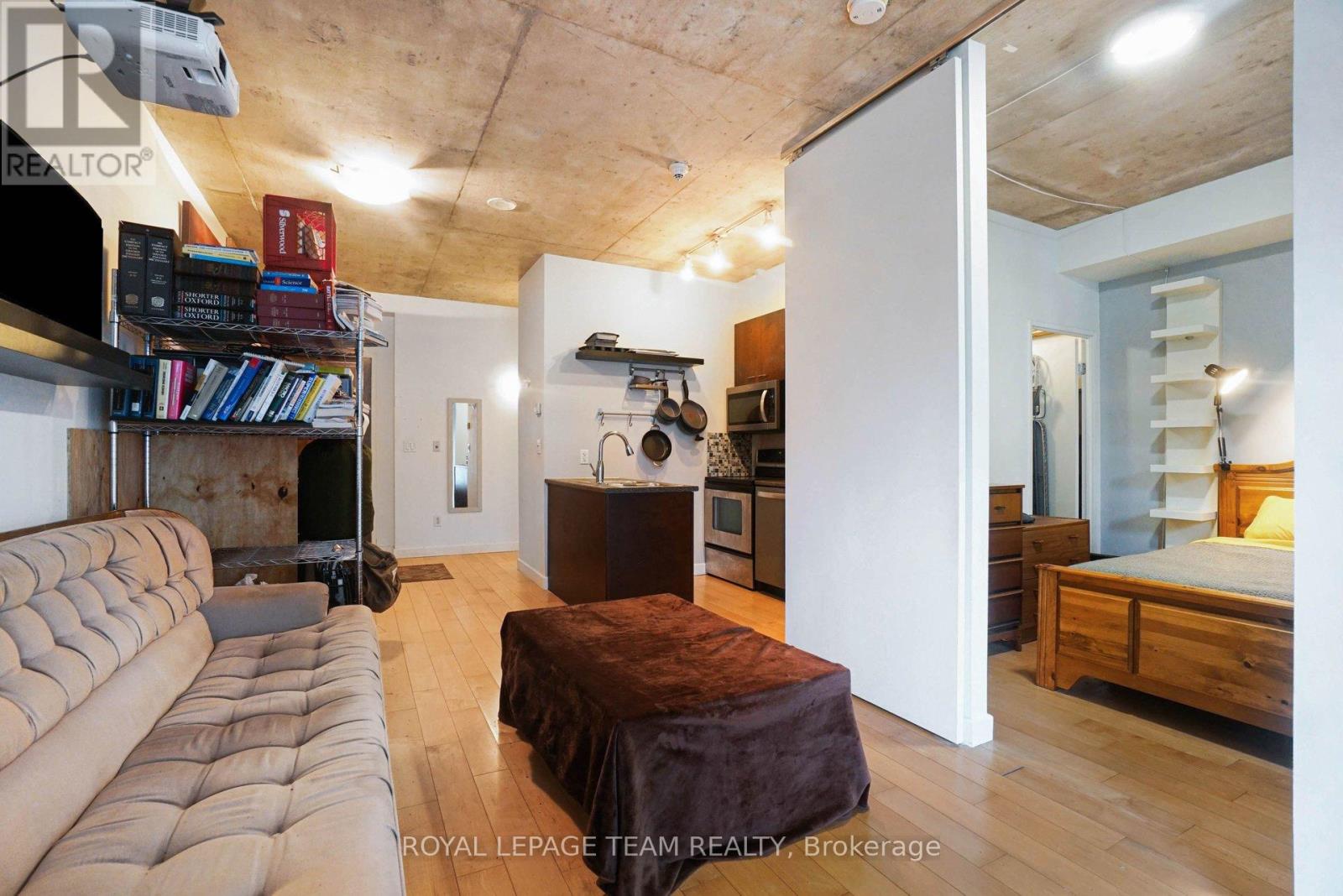 179 George Street N, Ottawa, Ontario  K1N 1J8 - Photo 2 - X12945152